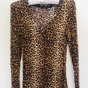 BCBGMaxAzria LEOPARD PRINTED LONG SLEEVE TEE